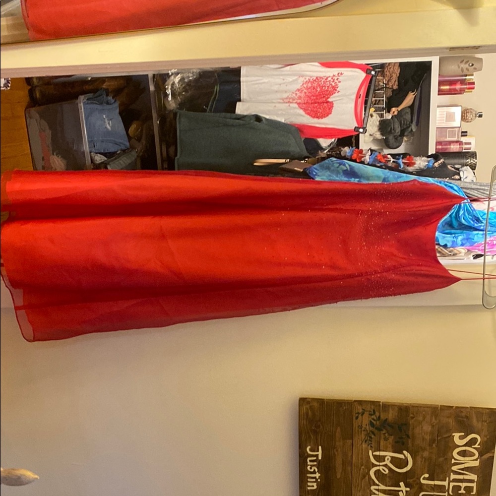 Elegant Red Sleeveless Dress